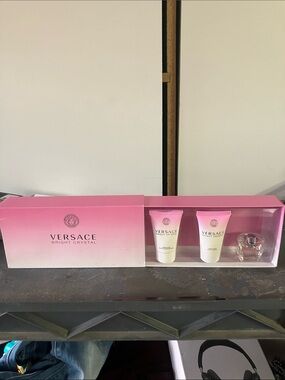 Versace Bright Crystal Gift Set - Pink and Silver Accents